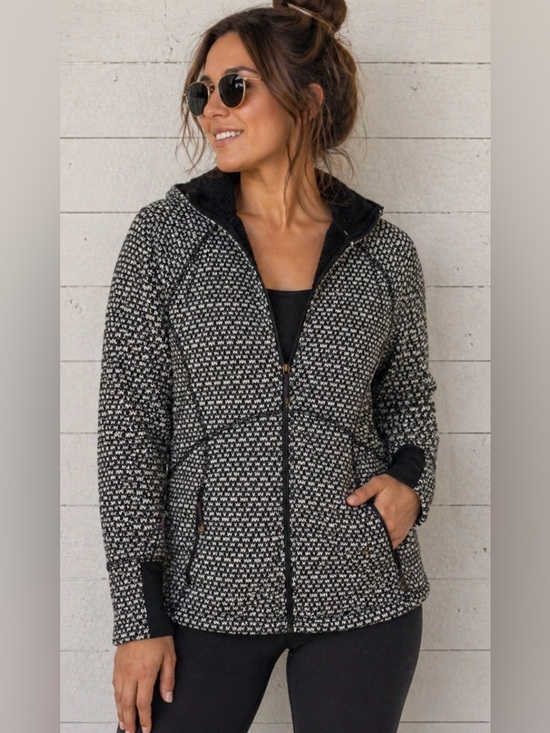 Eddie Bauer Jackets & Blazers - Eddie Bauer, black and white lined acrylic jacket, rounded hem, women’s size M.